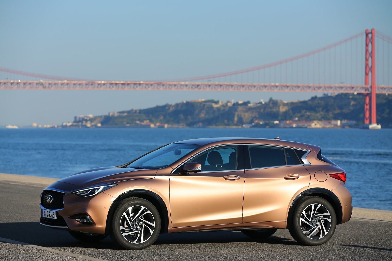 Infiniti Q30, foto e prezzi della compatta premium