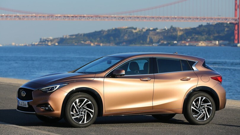 Infiniti Q30, foto e prezzi della compatta premium