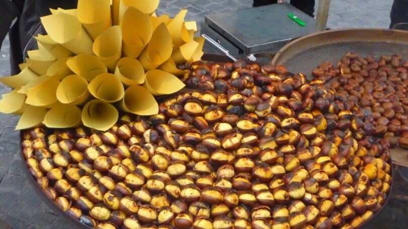 Festa a Riofreddo, tra caldarroste e giocoleri