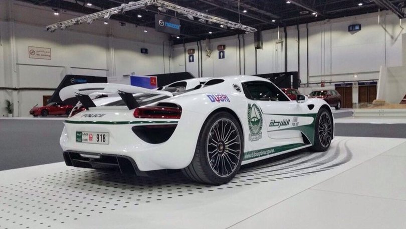 Dubai, la polizia compra Porsche da 800 mila euro