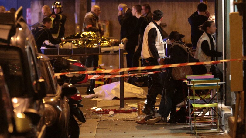 Attentati di Parigi: il calcio si deve fermare?
