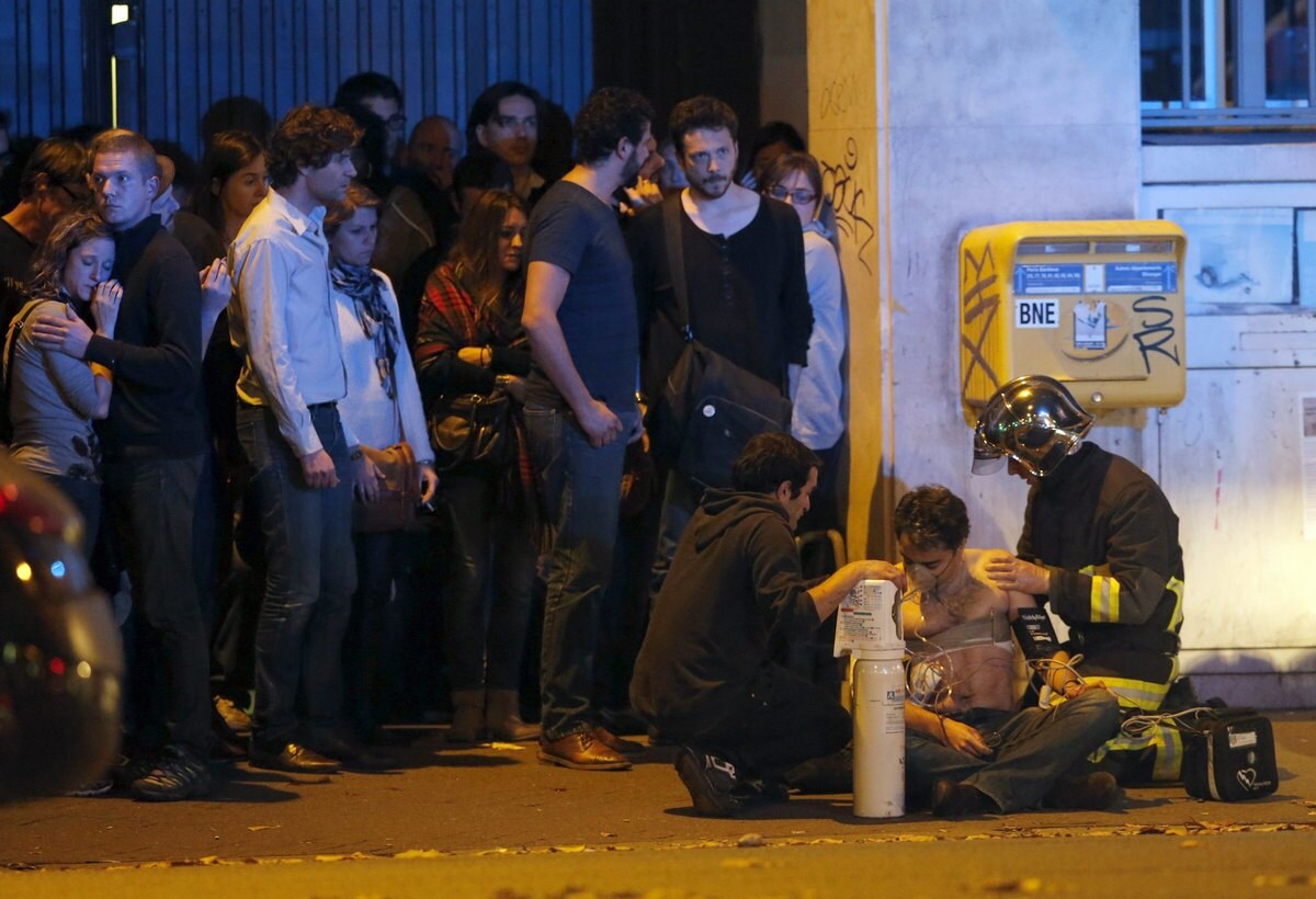 Bataclan, un inferno: «Oltre cento morti nella sala»