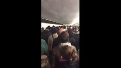 Tifosi lasciano lo Stade de France cantando la Marsigliese