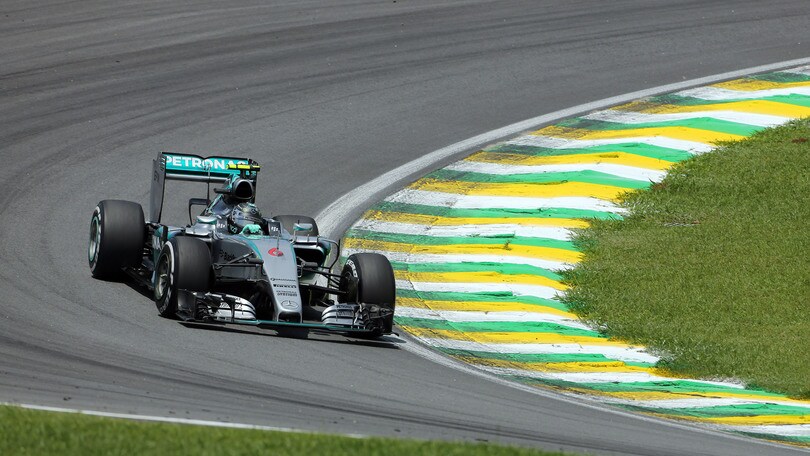 F1, Gp Brasile: Rosberg in pole, terzo Vettel