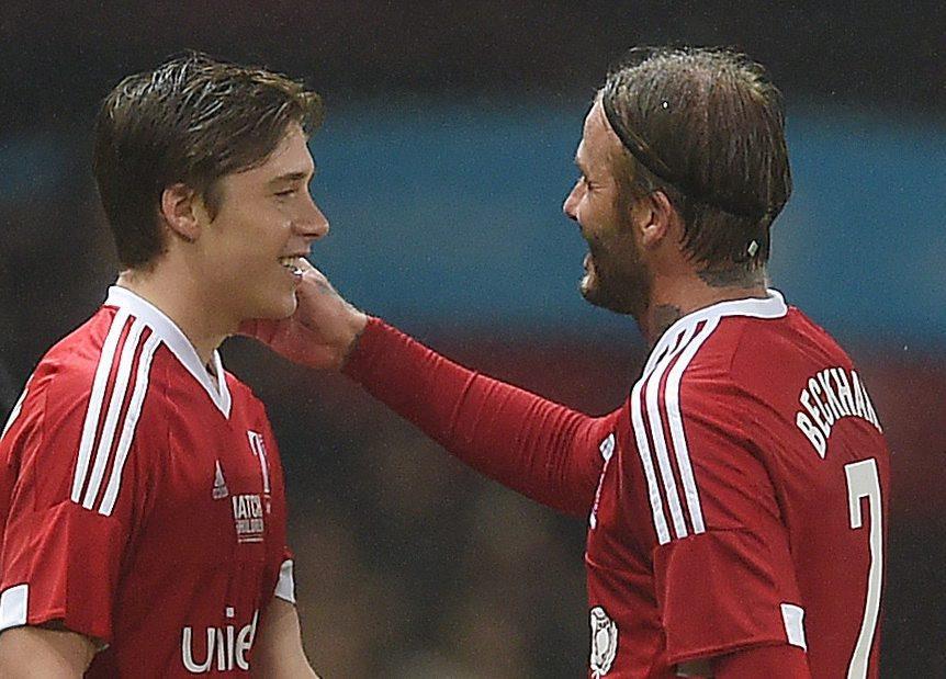 Da Beckham a Beckham, padre e figlio in campo insieme per beneficenza