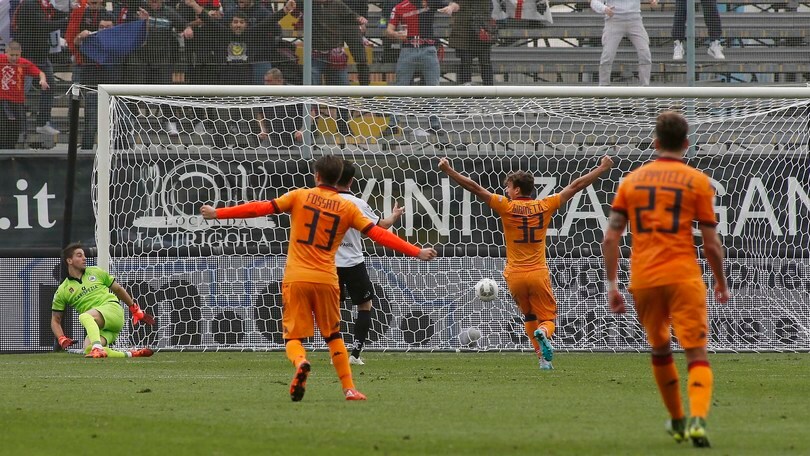 Cagliari, tris Melchiorri. Lo Spezia va al tappeto