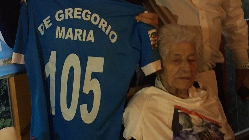 Napoli, i 105 anni di una tifosa speciale
