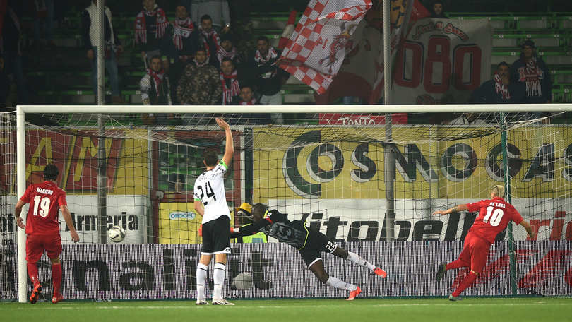 Il Bari è secondo: 2-0 a Cesena