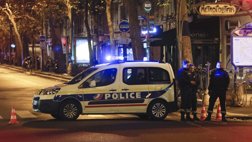 Attentati, trovata a Parigi l'auto del terrorista ricercato in Italia