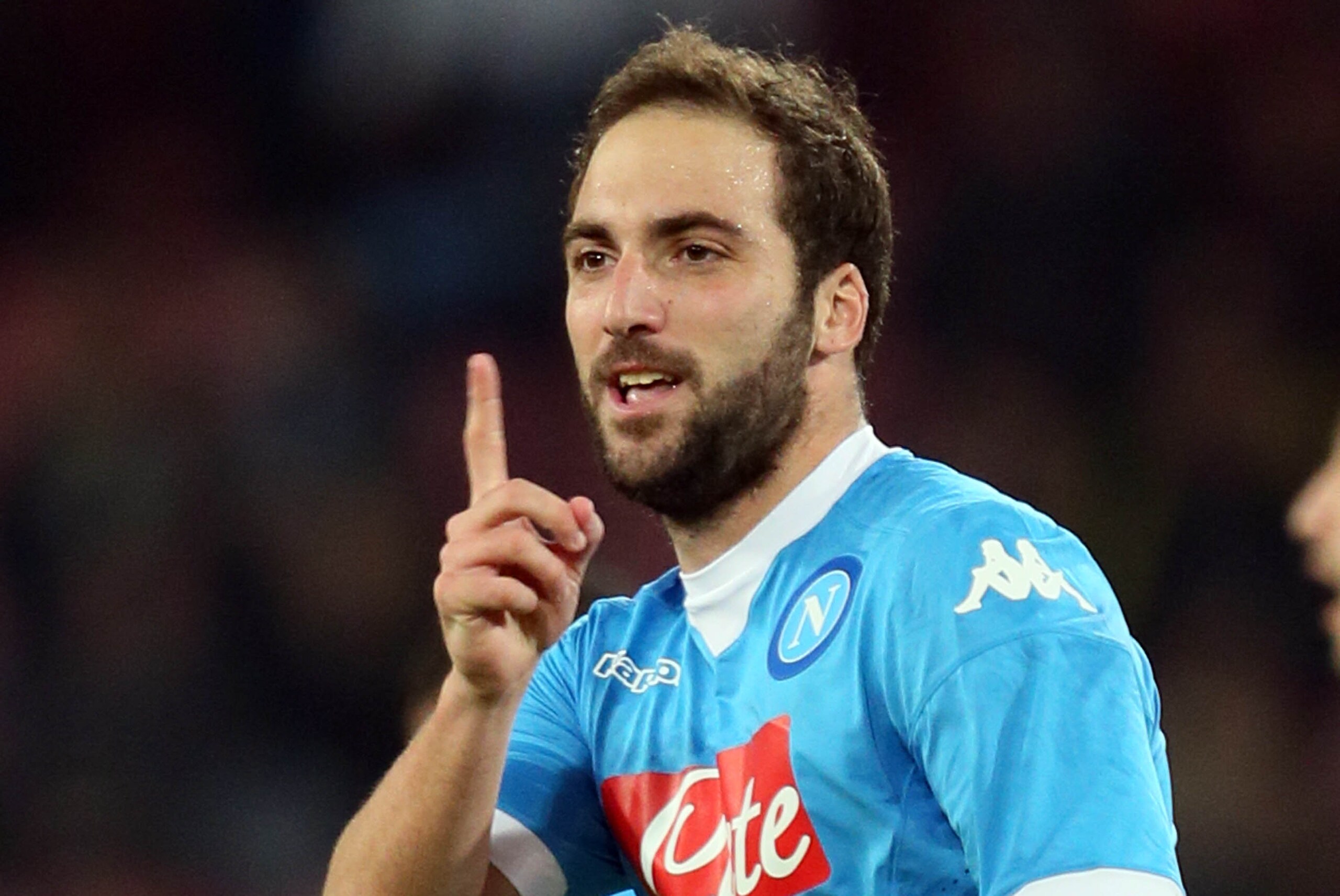 Napoli, Sarri si aggrappa a super Higuain