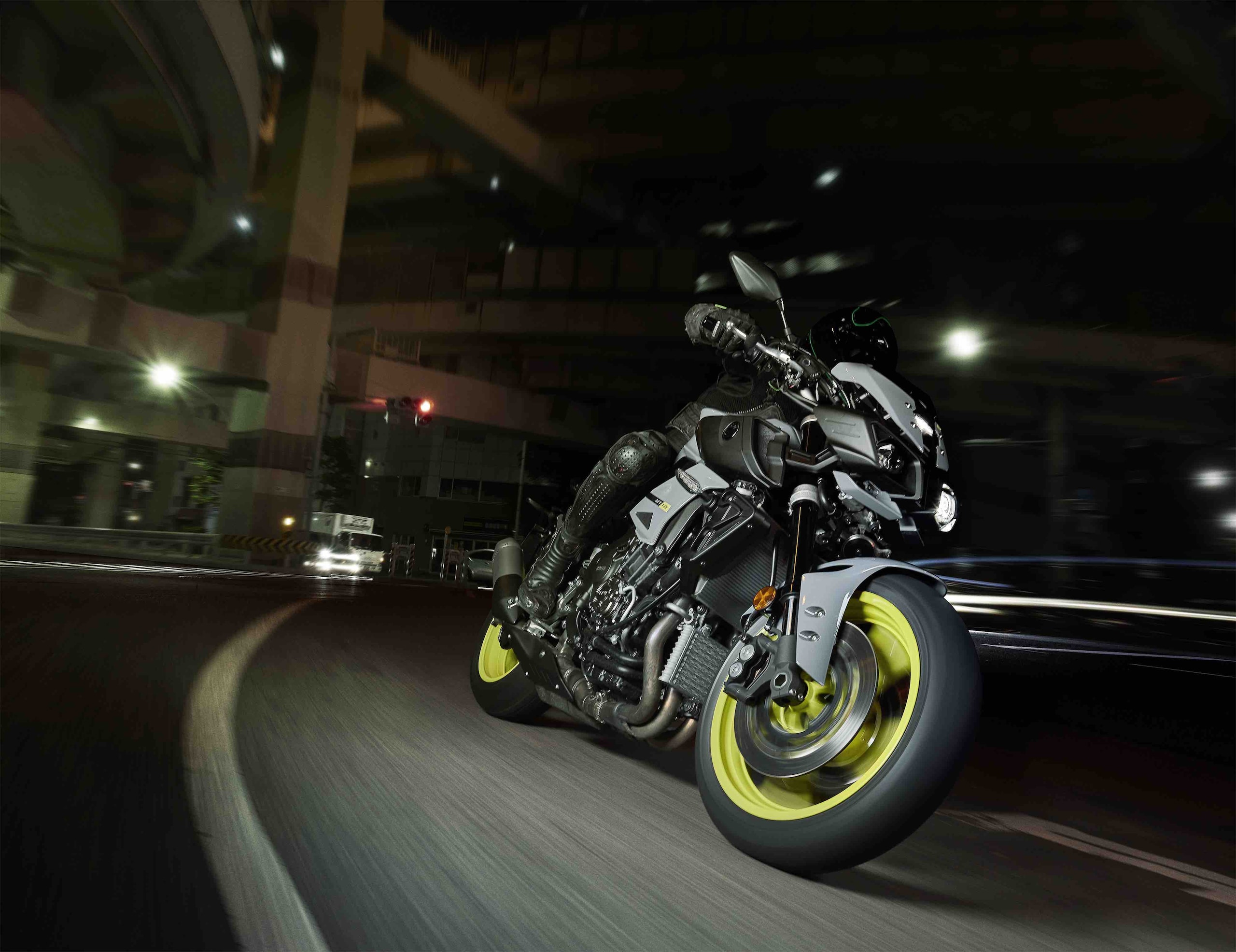 EICMA 2015: Yamaha MT-10, la nuda col cuore R1
