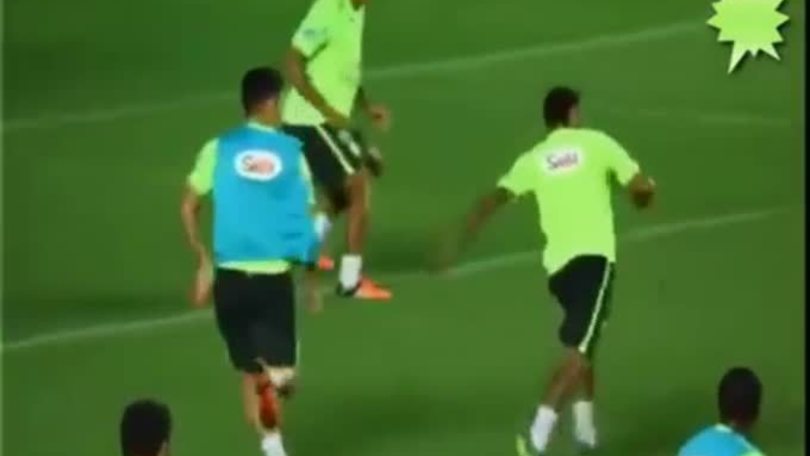 Neymar si allena, che lo spettacolo abbia inizio