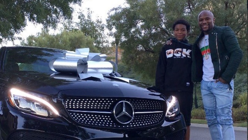 Mayweather esagerato, Mercedes da 250mila euro per i 16 anni del figlio
