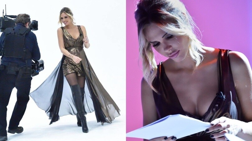 Ilary Blasi, che look: décolleté e shorts in tv