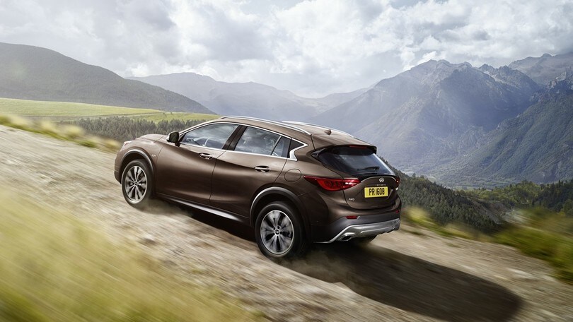 Infiniti QX30, prime immagini del crossover