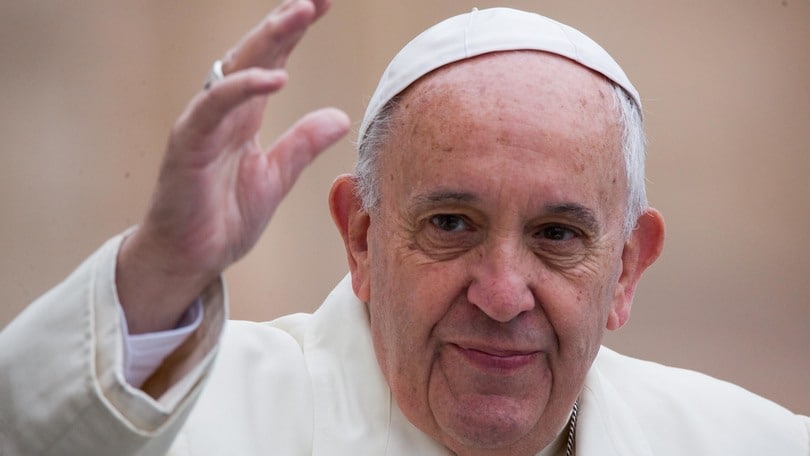 Papa Francesco: «Maledetti quelli che fanno la guerra per soldi»