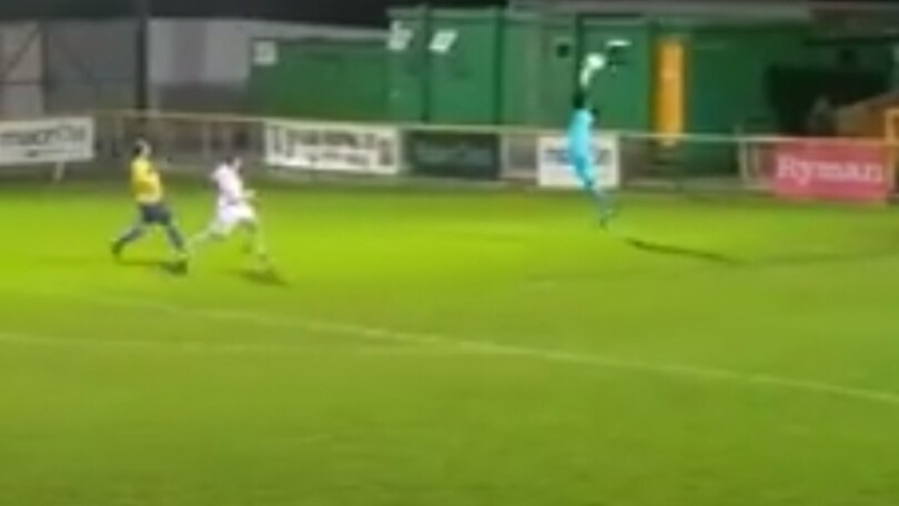 Il primo autogol "a vento" della storia