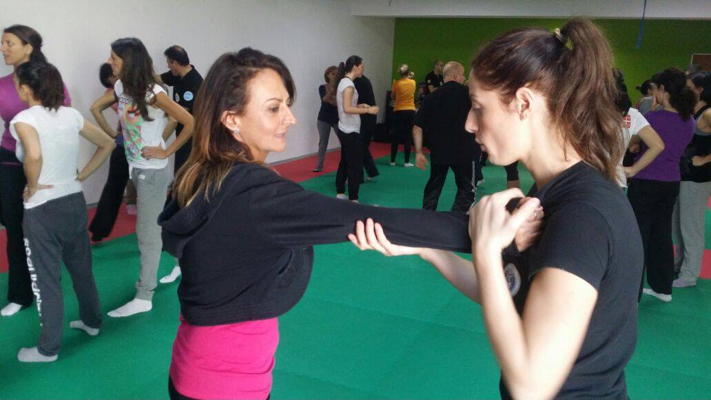 Violenza sulle donne, corsi gratuiti di Kickboxing