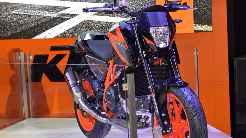 EICMA 2015: KTM 690 Duke, motore più cattivo