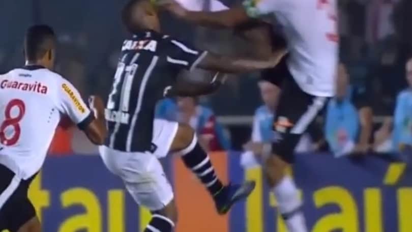 Brasile, fallo brutale di Rodrigo contro Malcom