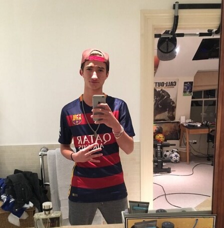 Mourinho Jr. beffa Benitez: selfie con il 4 e la maglia del Barcellona
