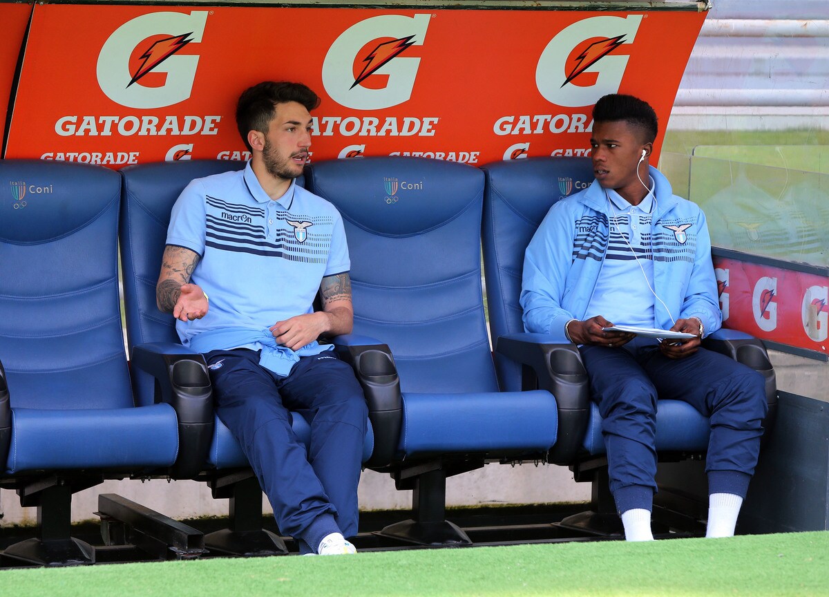 Tensione alla Lazio: battibecco in panchina