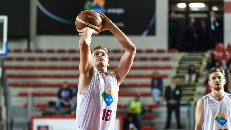 Voskuil sbanca Barcellona, Roma vince ancora