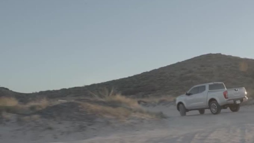 Nissan NP300 Navara, per lavoro, per l'avventura