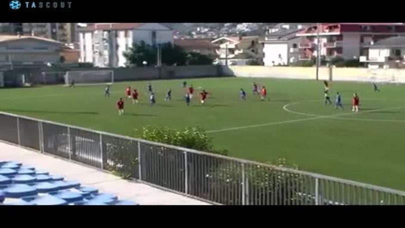 Gran gol da 35 metri di Stefano!