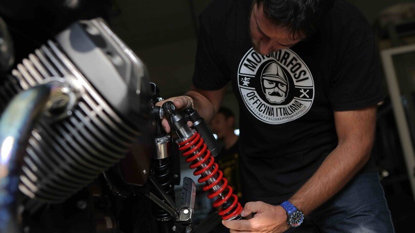 Moto Guzzi Garage: al lavoro sulla Dark Rider