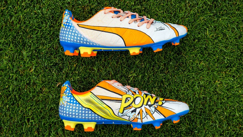 Colore pop art per la scarpa da calcio evoPOWER 1.2 di Puma