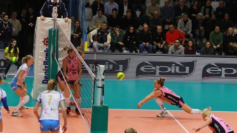 Volley: Champions, la Pomì vince in scioltezza
