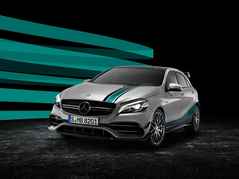 Mercedes celebra Hamilton con una Classe A stile F1
