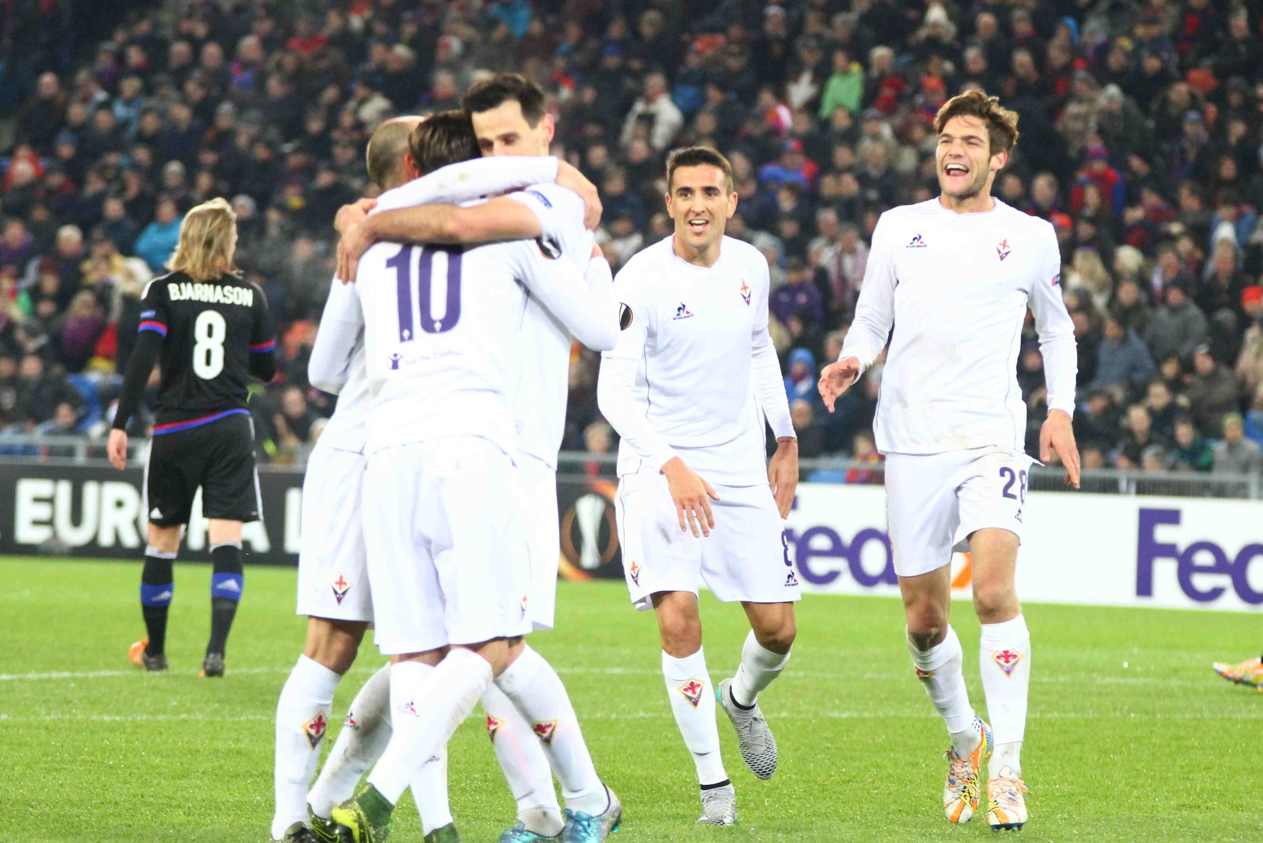 Europa League, Basilea-Fiorentina 2-2: Bernardeschi illude i viola, rosso per Roncaglia