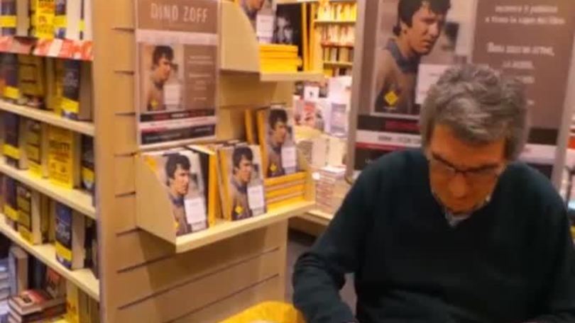 Ansia per Zoff: ricoverato a Roma
