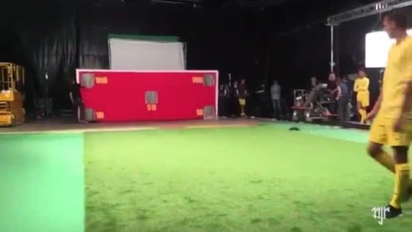 Neymar sembra Robocop: precisione assoluta