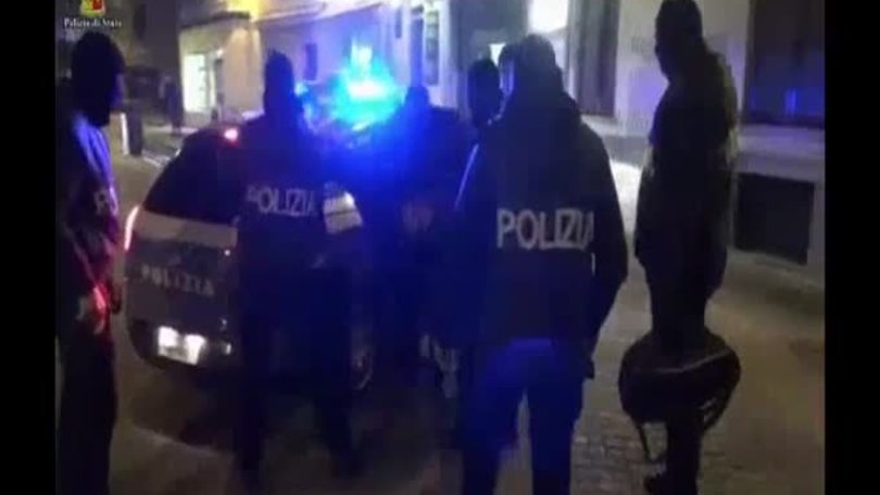 Terrorismo, arresti e perquisizioni
