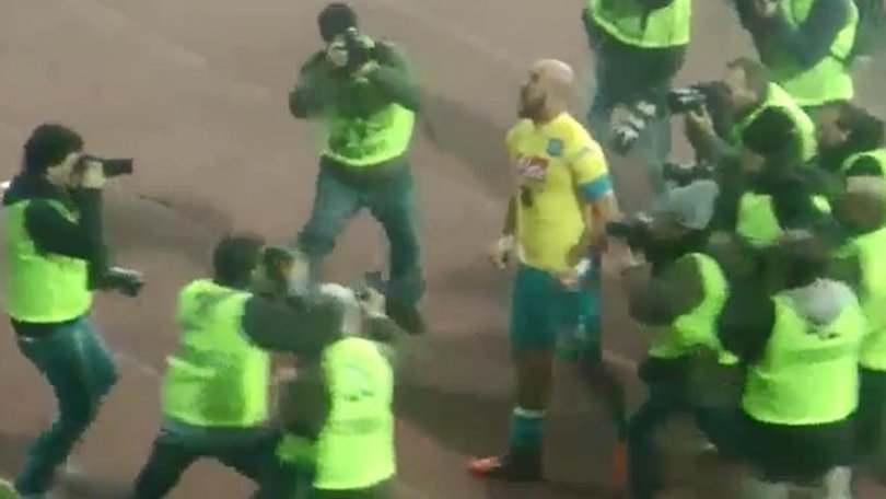 Pepe idolo di Napoli: Reina-show sotto le curve