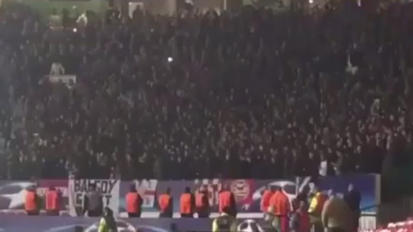 Un coro per Kolo e Yaya Touré, i tifosi del Psv si scatenano