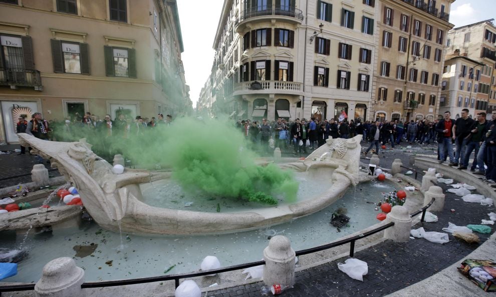 Barcaccia devastata: ma a pagare saranno i romani