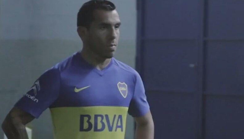Tevez presenta la nuova maglia del Boca Juniors