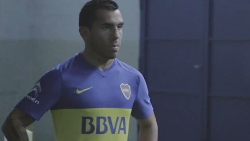 Tevez presenta la nuova maglia del Boca Juniors