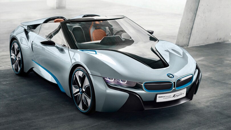 BMW i8 Spyder, la sportiva green cabrio