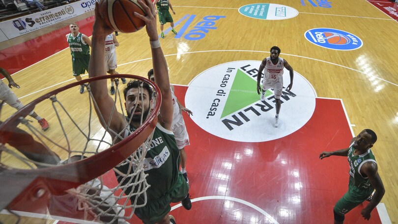 Blackshear gela Torino, Avellino show a Varese