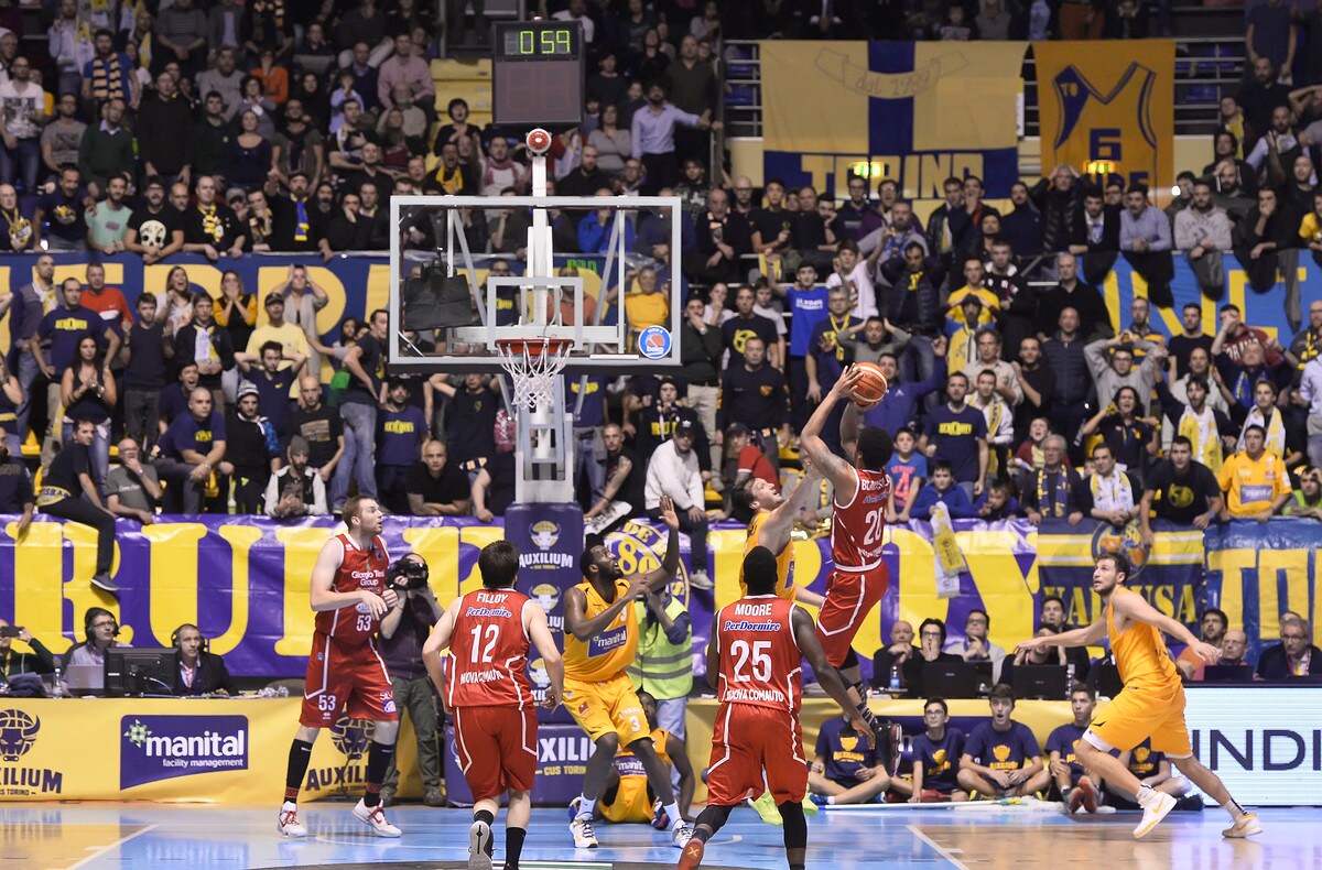 Moviola in campo, Nicchi e Farina imparate dal basket: funziona