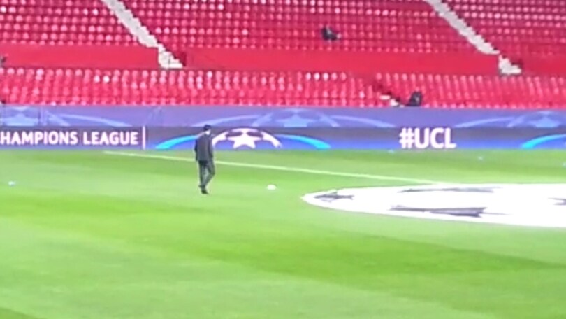 Siviglia-Juventus, Emery scende in campo da solo un'ora e mezza prima della gara