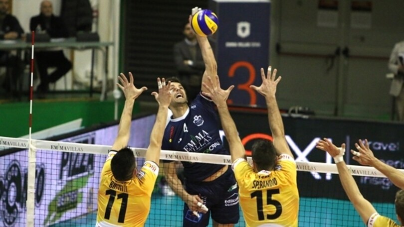 Volley: A2 Maschile, Sora cade, Vibo al comando