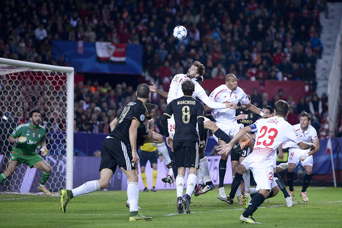 Champions League, Siviglia-Juventus 1-0: Morata sbaglia, Llorente segna