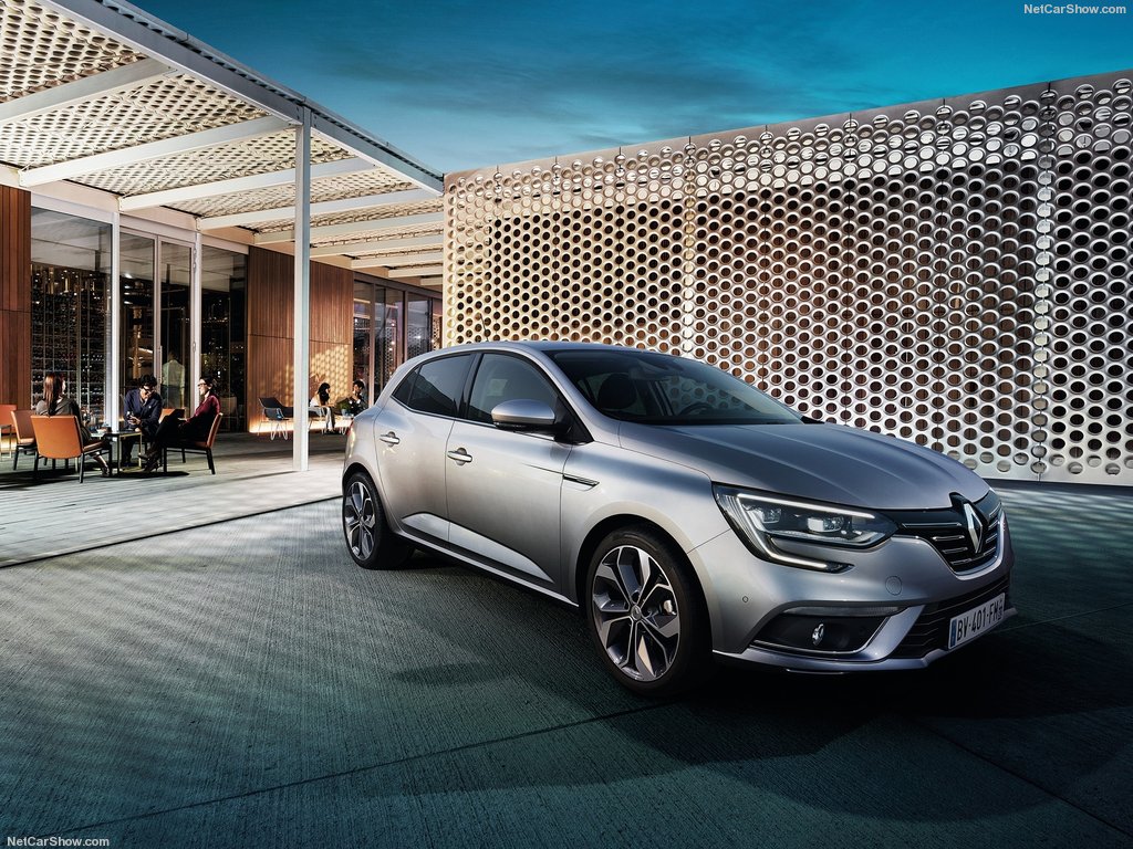 Renault Megane, nel 2017 anche ibrida