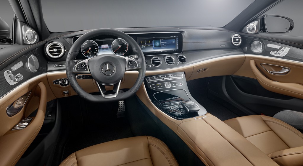 Mercedes Classe E, svelato l'abitacolo